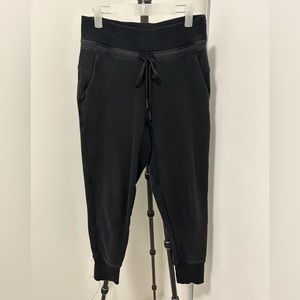 Lululemon jogger pants size 6